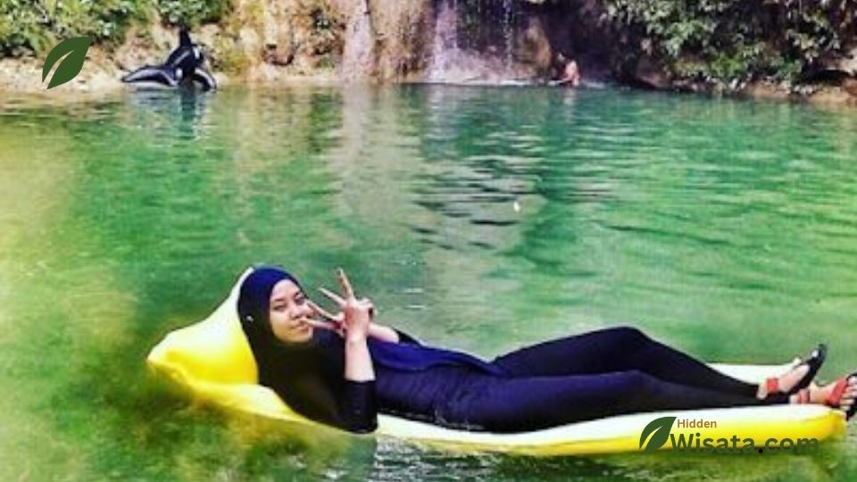 Aktivitas Seru di Air Terjun Kedung Pengilon