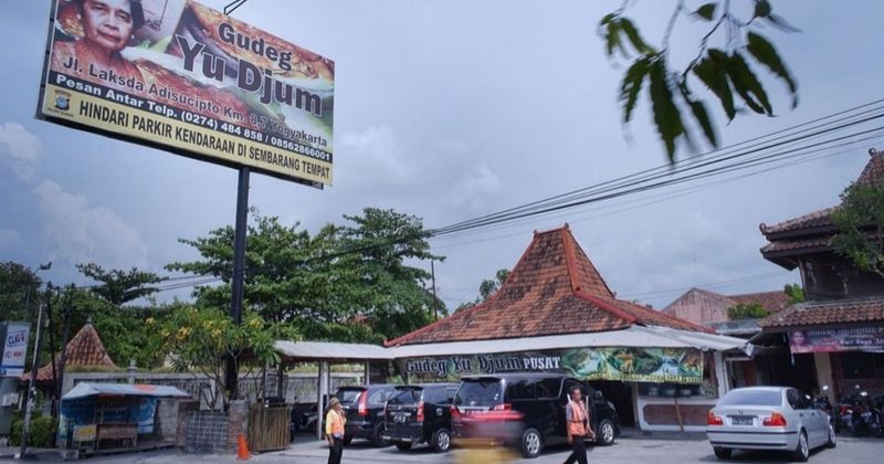Gudeg Yu Djum - Legendaris yang Tetap Viral di Semua Generasi