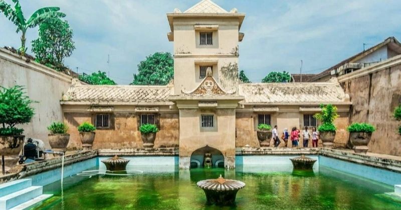 Spot Wisata Utama di Taman Sari yang Selalu Jadi Incaran Pengunjung