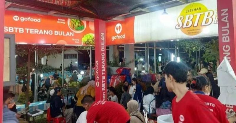 Lesehan Terang Bulan